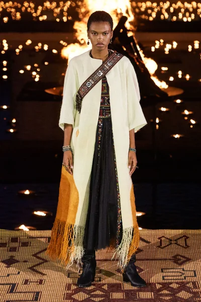 Look 1